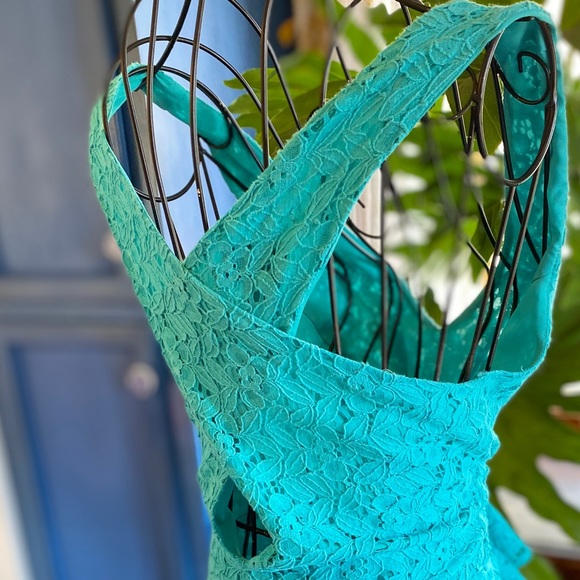 🦚 Nicole Miller Teal Lace Peplum V Neck Blouse S - Picture 6 of 7